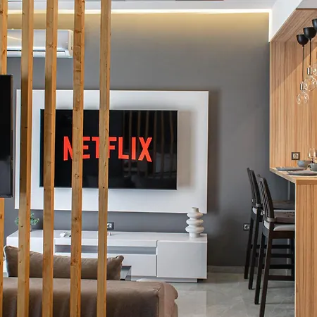 Aether - Modern & Luxe With 65 Tv By Tt Apartment *