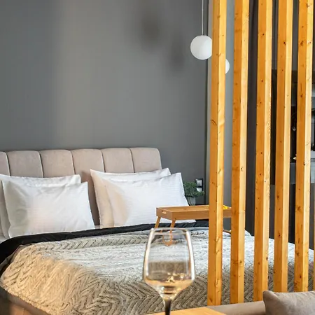 Aether - Modern & Luxe With 65 Tv By Tt *